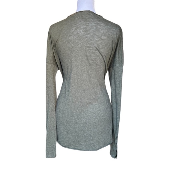 We The Free - Long Sleeve Flowy Green Shirt with Button Sleeve Detail Sz Small - Picture 3 of 6